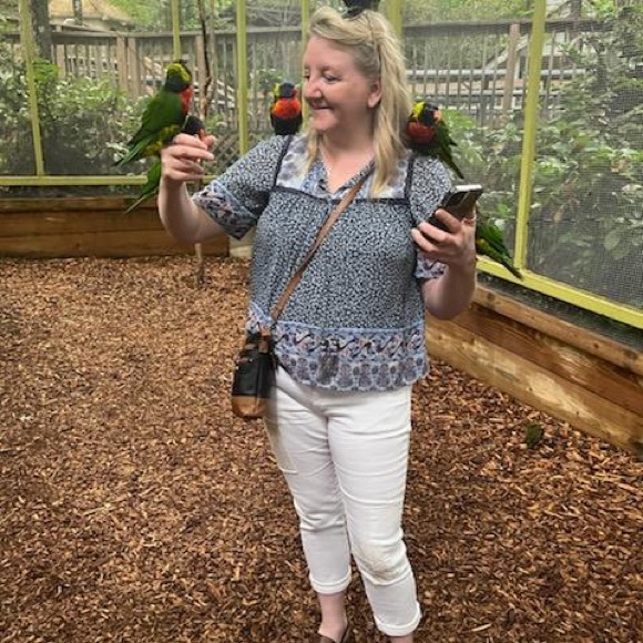 Meet your Posher, Michelle - Picture 2 of 3